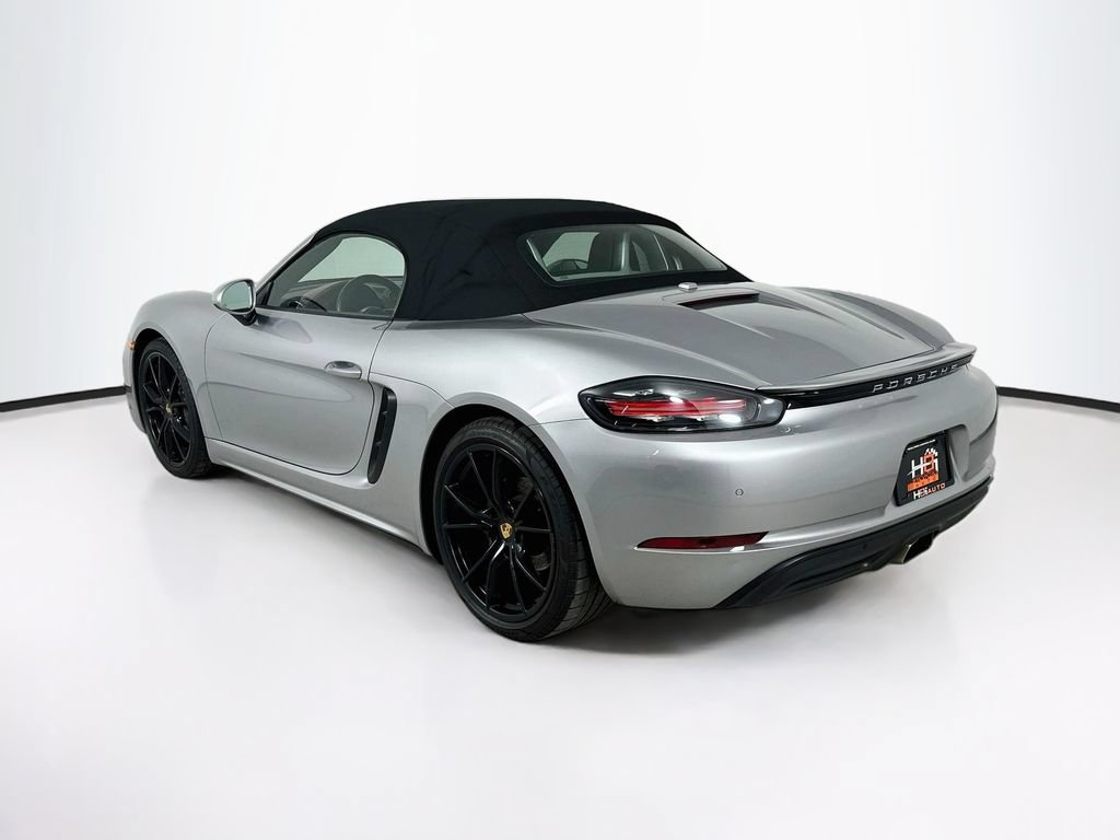 Used 2017 Porsche 718 Boxster RWD image 8