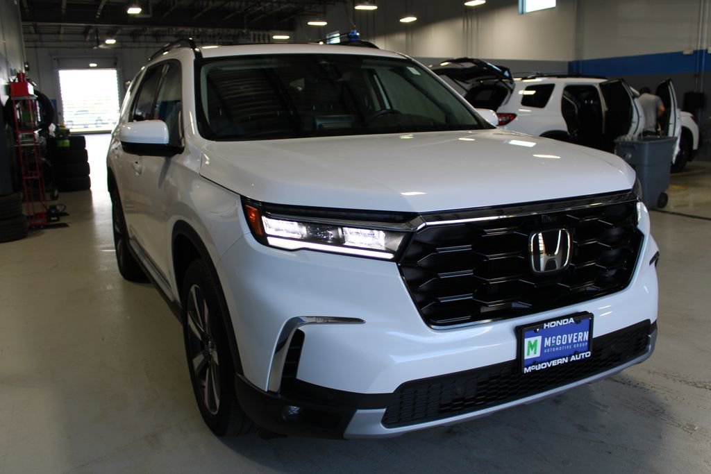 Used 2024 Honda Pilot Elite image 4
