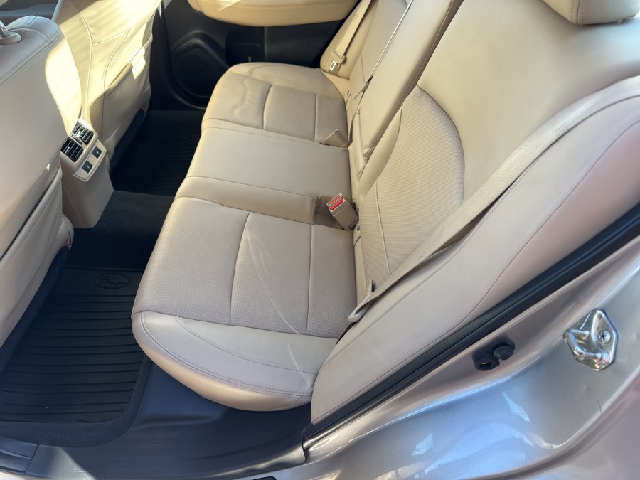 Used 2017 Subaru Legacy 2.5i Limited image 21