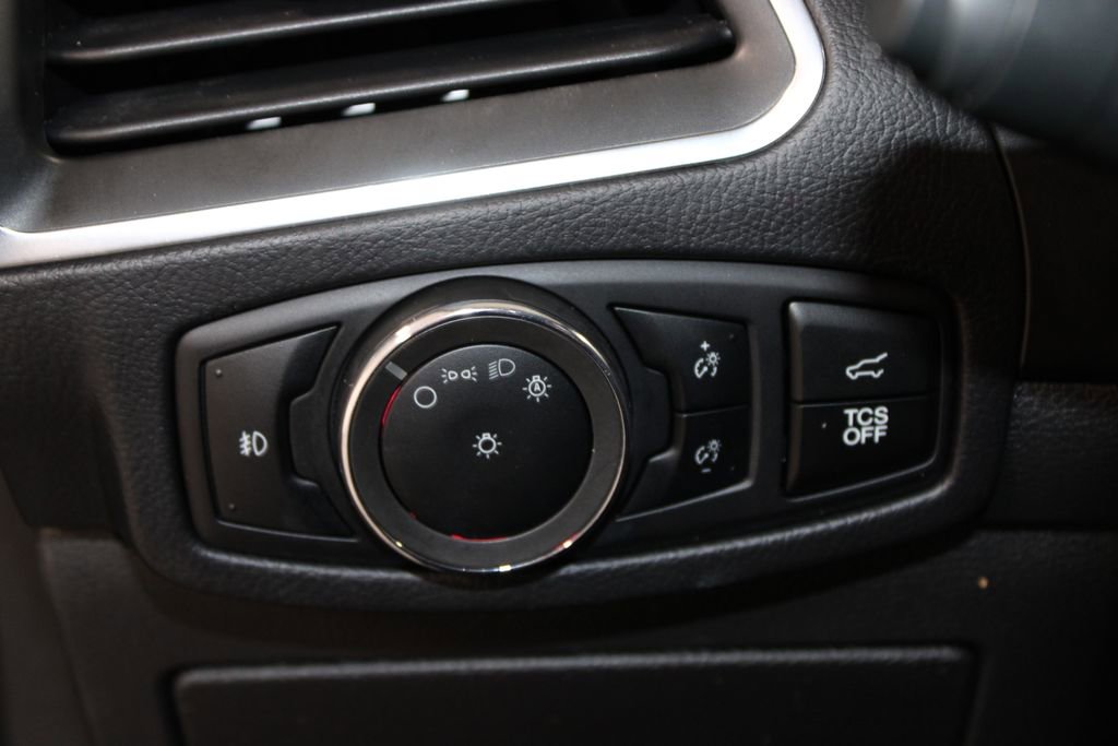 Used 2024 Ford Edge Titanium image 42