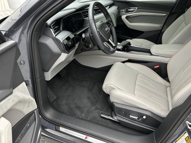 Certified 2024 Audi Q8 e-tron Premium Plus w/ Prestige Package AWD/4WD image 10