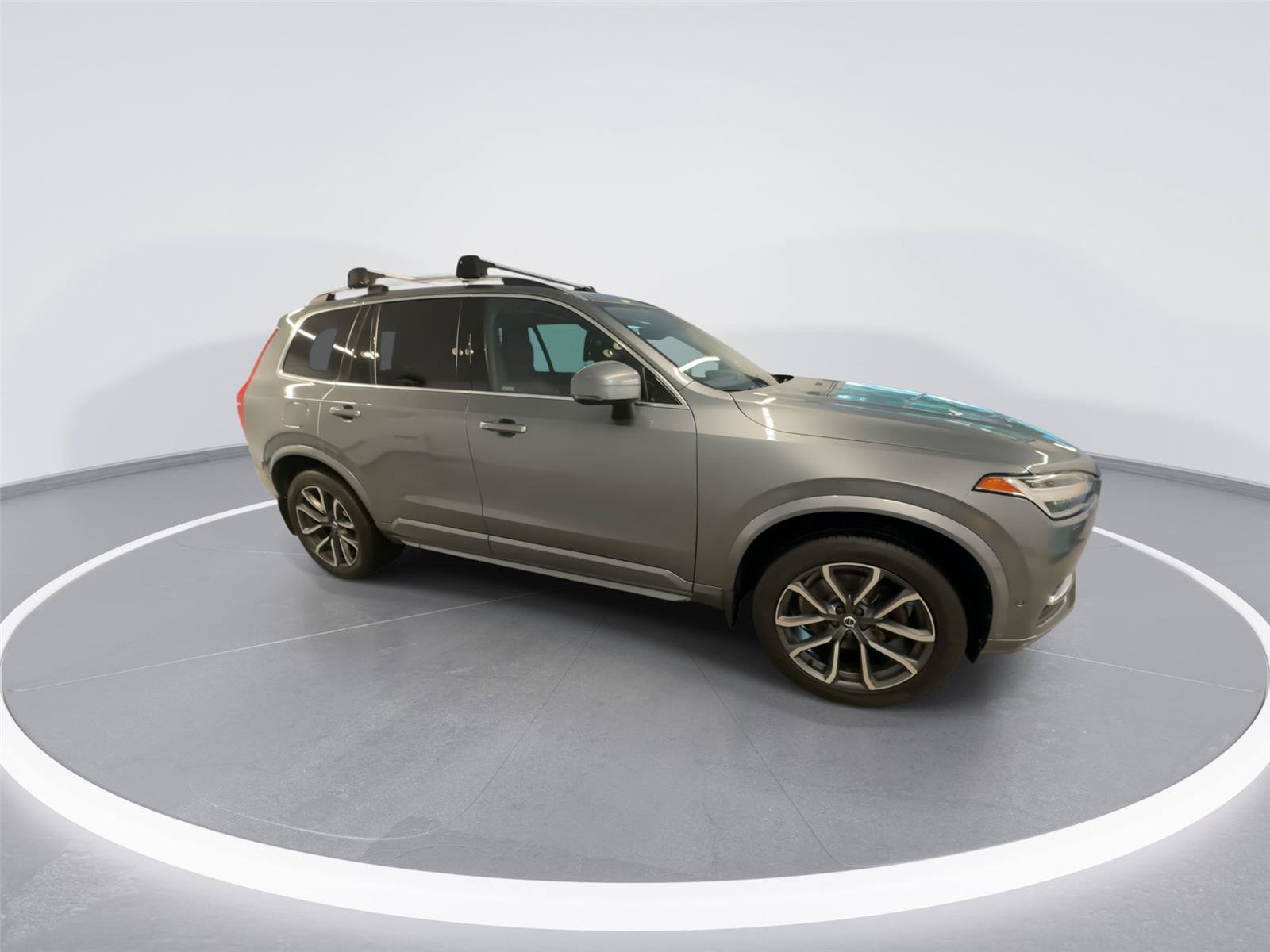 Used 2016 Volvo XC90 T6 Momentum w/ Momentum Plus Package AWD/4WD image 9