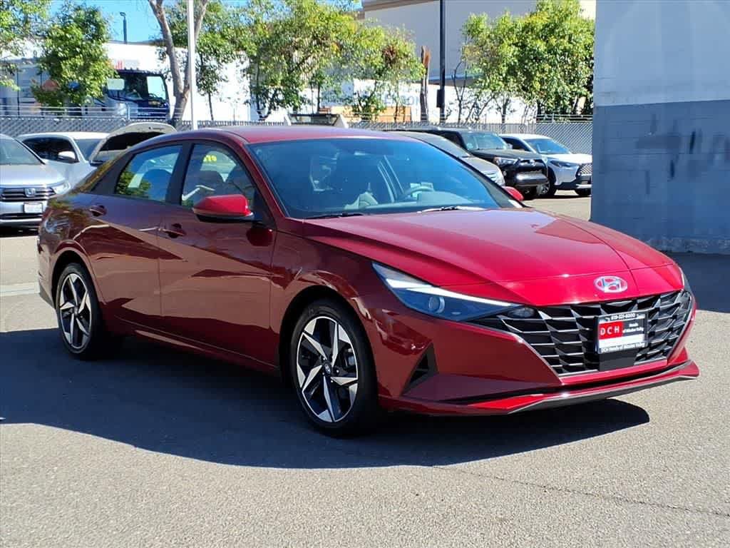 Used 2023 Hyundai Elantra SEL w/ Convenience Package video 3