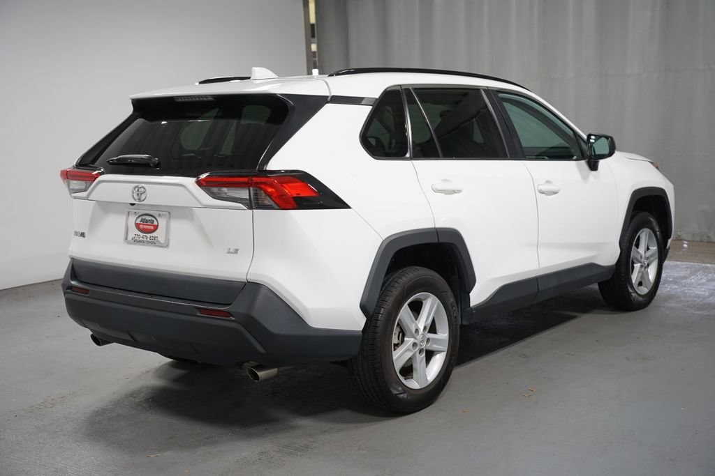 Used 2021 Toyota RAV4 LE image 8
