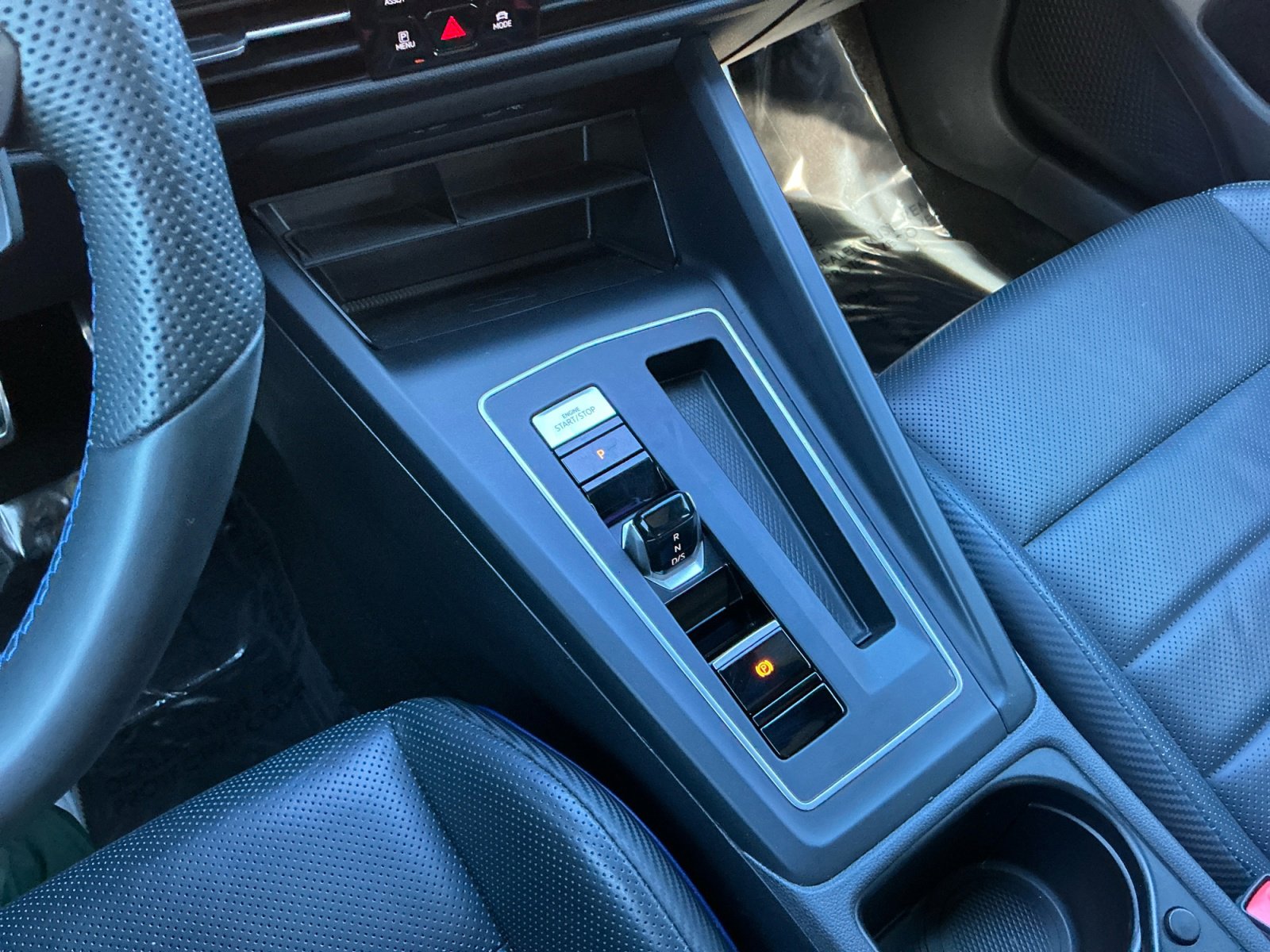 Used 2022 Volkswagen Golf R image 10