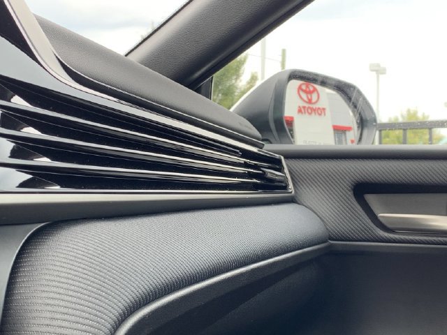 Used 2026 Toyota Camry SE FWD image 10