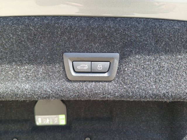 New 2026 BMW 330i Sedan w/ M Sport Package RWD image 10