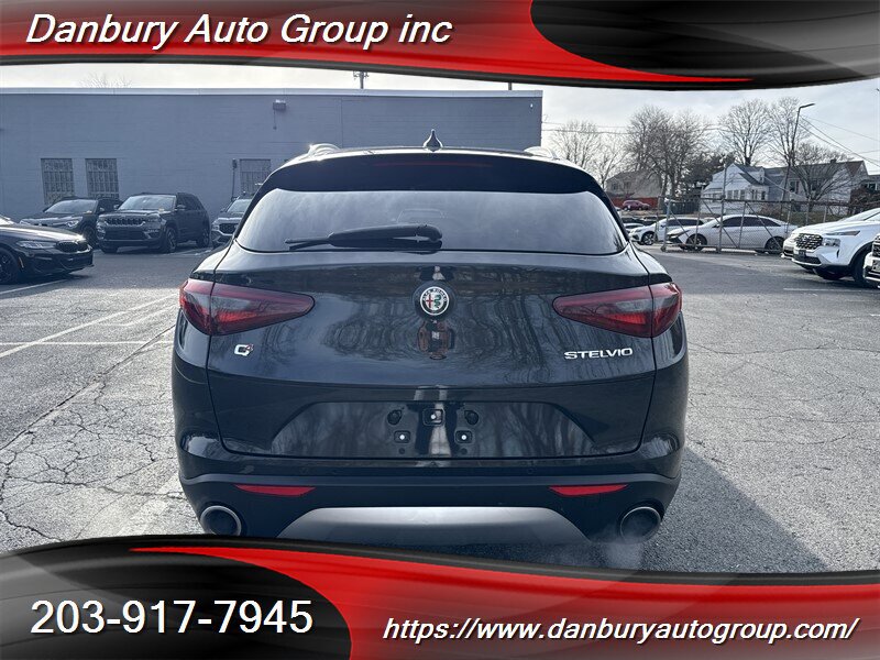 Used 2021 Alfa Romeo Stelvio Sprint w/ Cold Weather Package AWD/4WD image 5