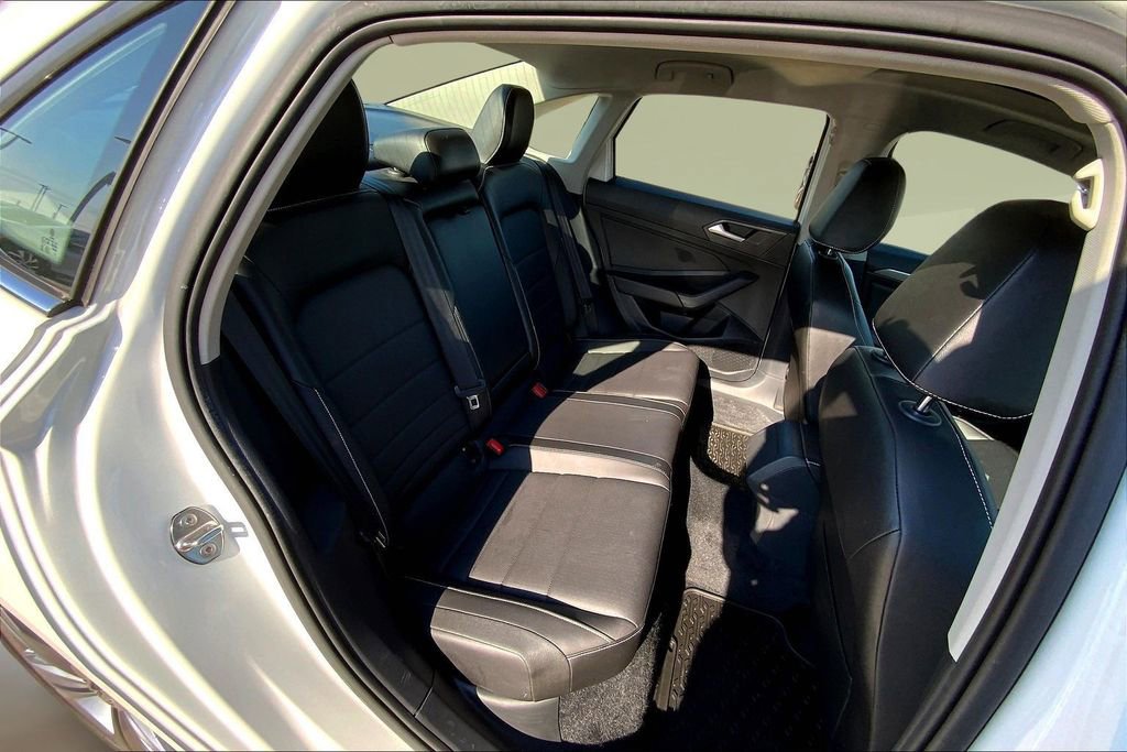 Used 2022 Volkswagen Jetta SE image 27