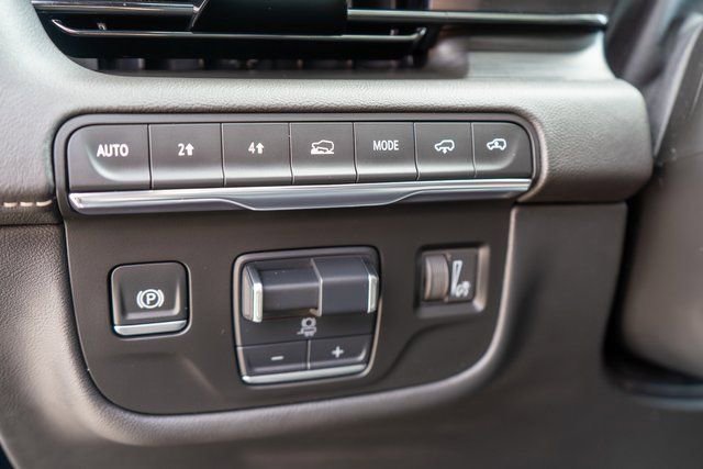 Used 2024 Cadillac Escalade Premium Luxury w/ Performance Package image 39