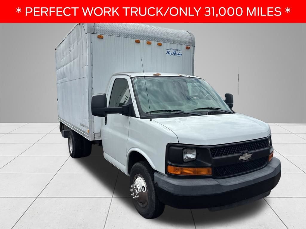 Used 2009 Chevrolet Express 3500 RWD image 3