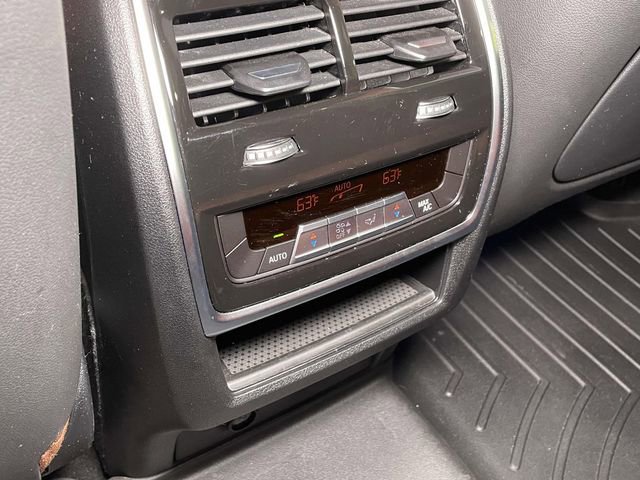 Used 2022 BMW X7 xDrive40i w/ Premium Package image 27