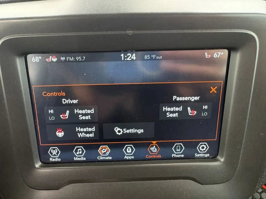 Used 2020 Jeep Renegade Trailhawk w/ Cold Weather Group AWD/4WD image 13