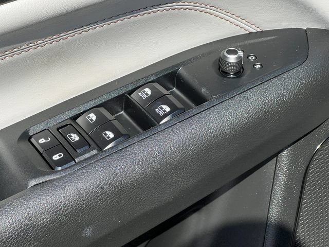 Used 2023 Jeep Compass Limited AWD/4WD image 16