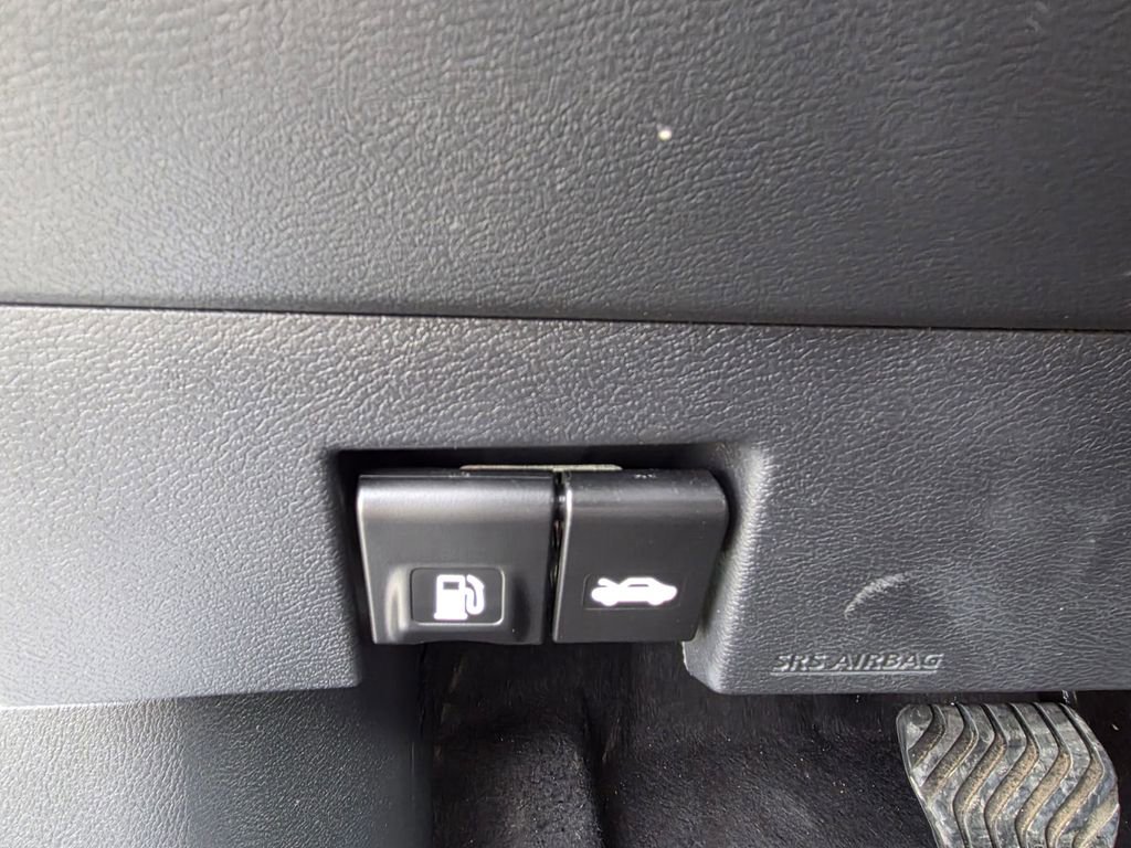 Used 2024 Nissan Versa SV w/ Trunk Package image 14