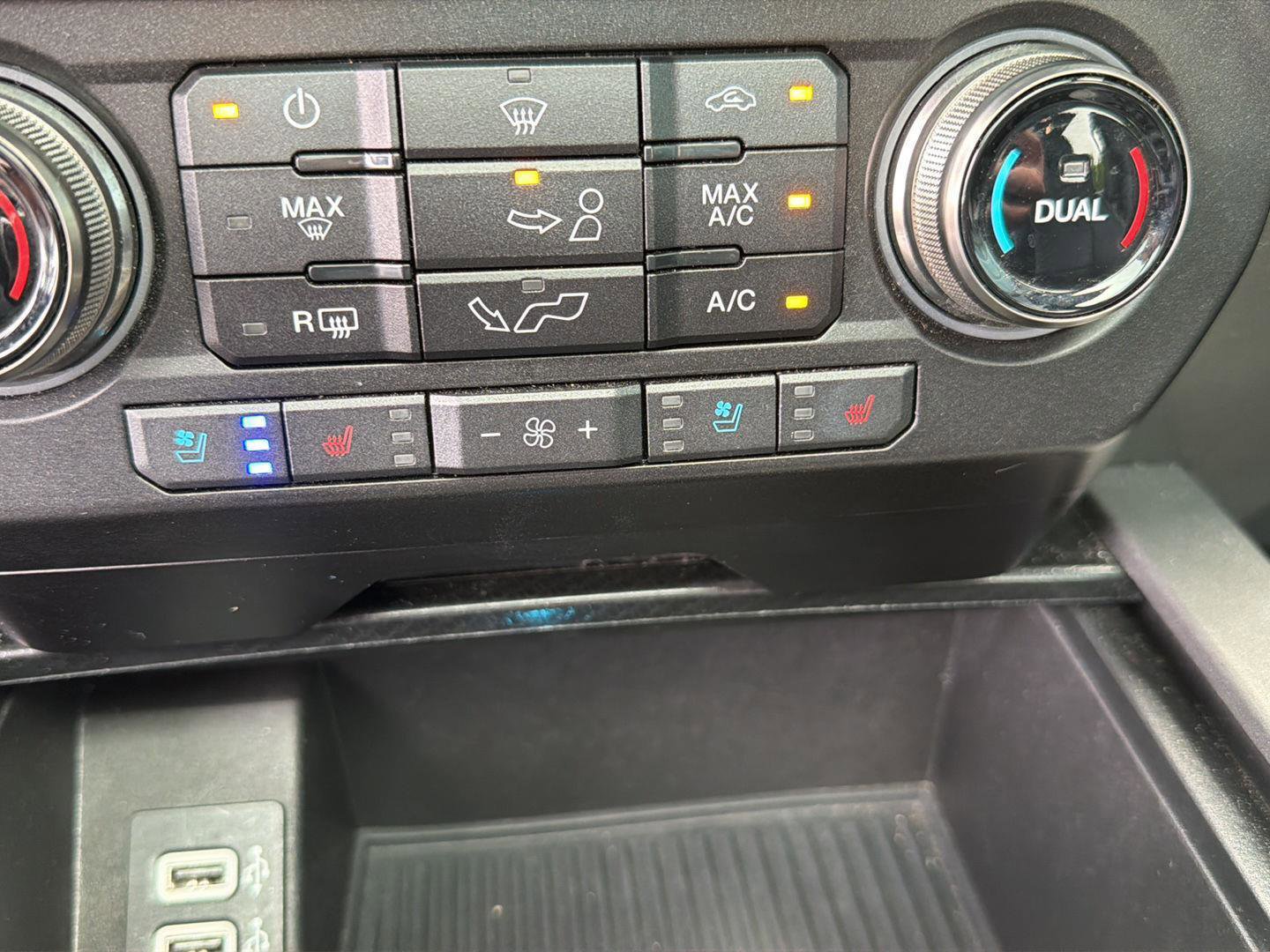 Used 2018 Ford F150 Raptor w/ Equipment Group 802A Luxury AWD/4WD image 30