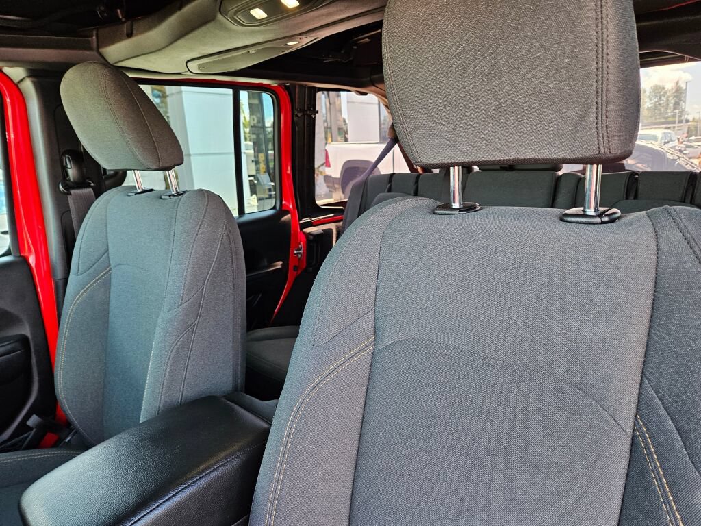 Used 2024 Jeep Wrangler Unlimited AWD/4WD image 19