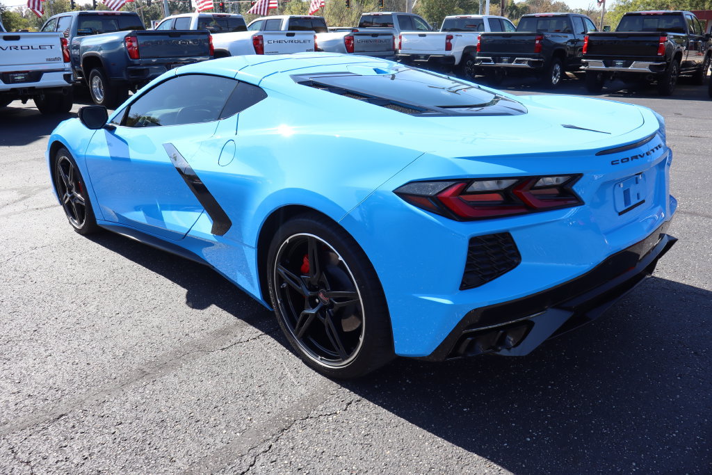 Used 2024 Chevrolet Corvette Stingray Preferred Cpe RWD image 3