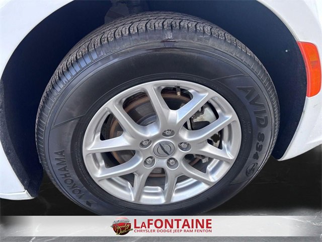 Used 2025 Chrysler Pacifica Select image 29