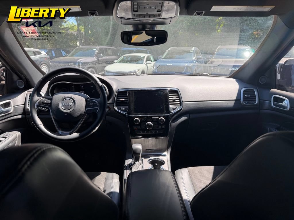 Used 2020 Jeep Grand Cherokee Altitude AWD/4WD image 12