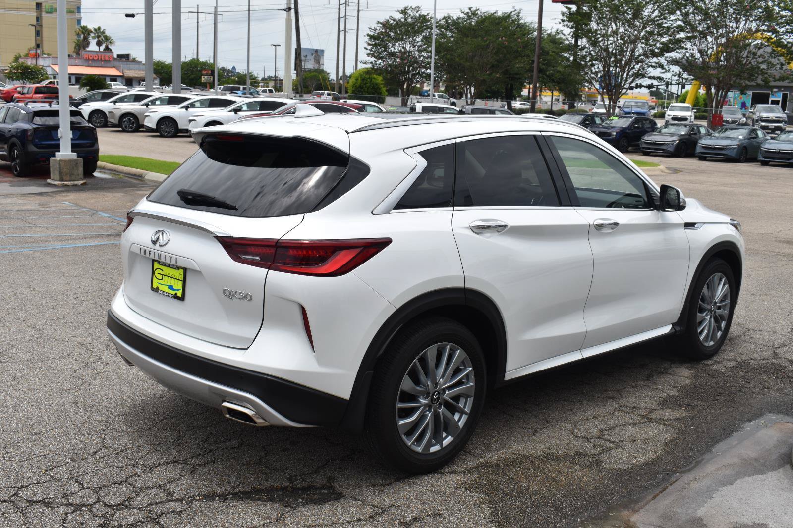 Used 2023 INFINITI QX50 Luxe FWD image 11