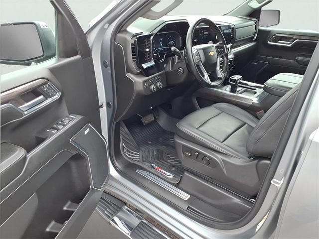 Used 2024 Chevrolet Silverado 1500 LTZ AWD/4WD image 10
