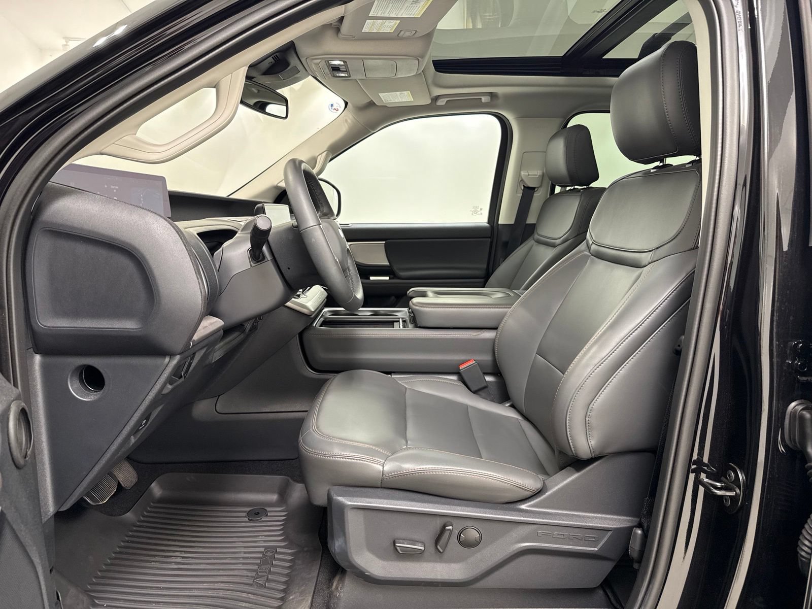 New 2025 Ford Expedition Active RWD image 16