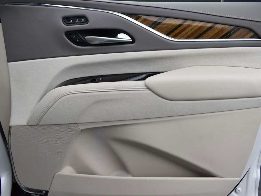 Used 2023 Cadillac Escalade ESV Premium Luxury Platinum w/ Heavy-Duty Trailer Package image 37