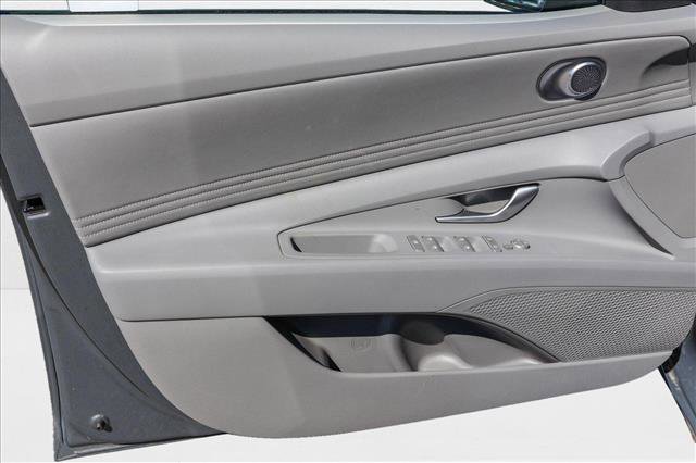 New 2025 Hyundai Elantra SEL image 12