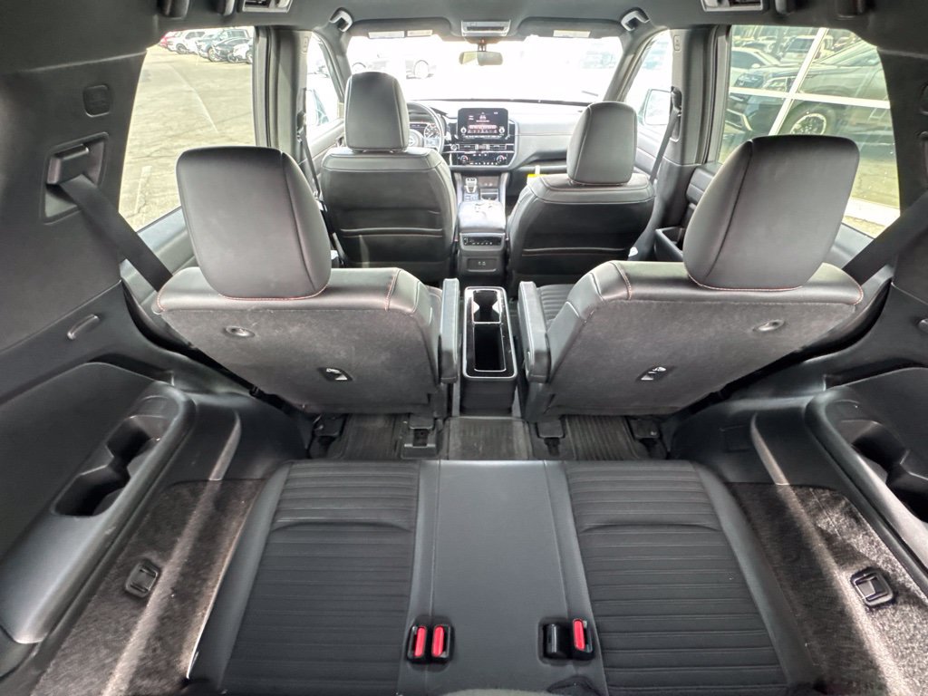 Used 2024 Nissan Pathfinder Rock Creek AWD/4WD image 11