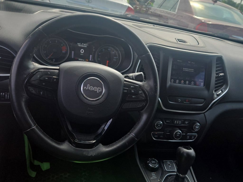 Used 2019 Jeep Cherokee Latitude Plus AWD/4WD image 6