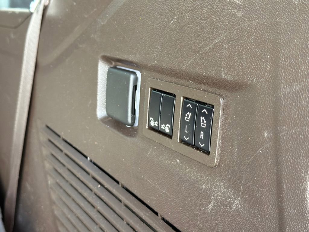 Used 2021 GMC Yukon SLT w/ SLT Luxury Plus Package image 10