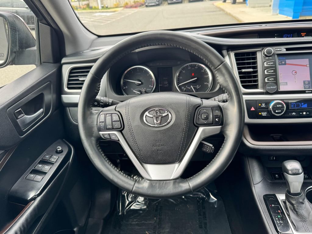 Used 2015 Toyota Highlander XLE image 19