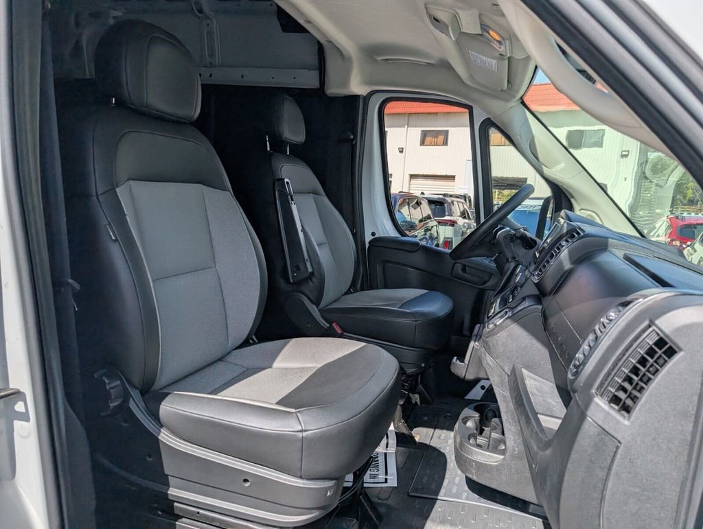 Used 2025 RAM ProMaster 2500 w/ Convenience Group FWD image 17