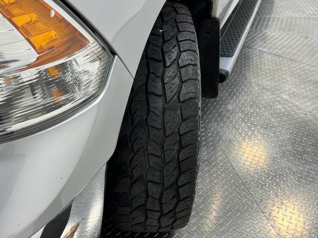 Used 2015 RAM 1500 Classic SLT w/ Luxury Group AWD/4WD image 35