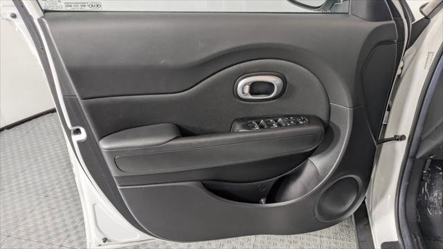Used 2017 Kia Soul + w/ Designer's Package image 12