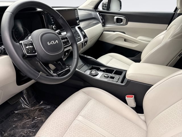 Used 2023 Kia Sorento EX AWD/4WD image 10