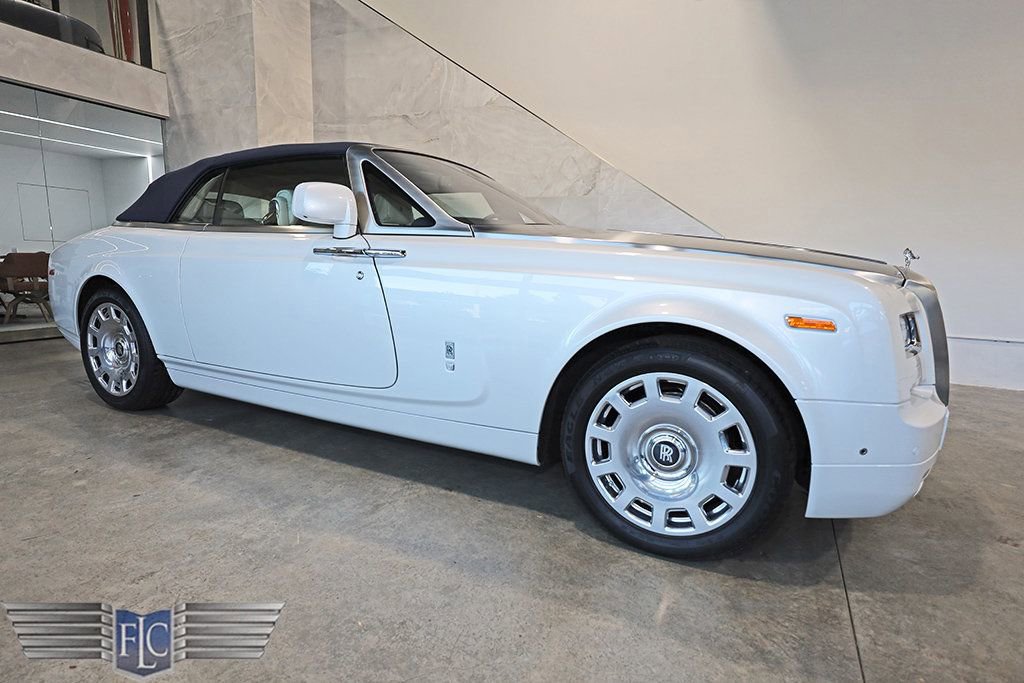 Used 2017 Rolls-Royce Phantom Drophead Coupe image 53