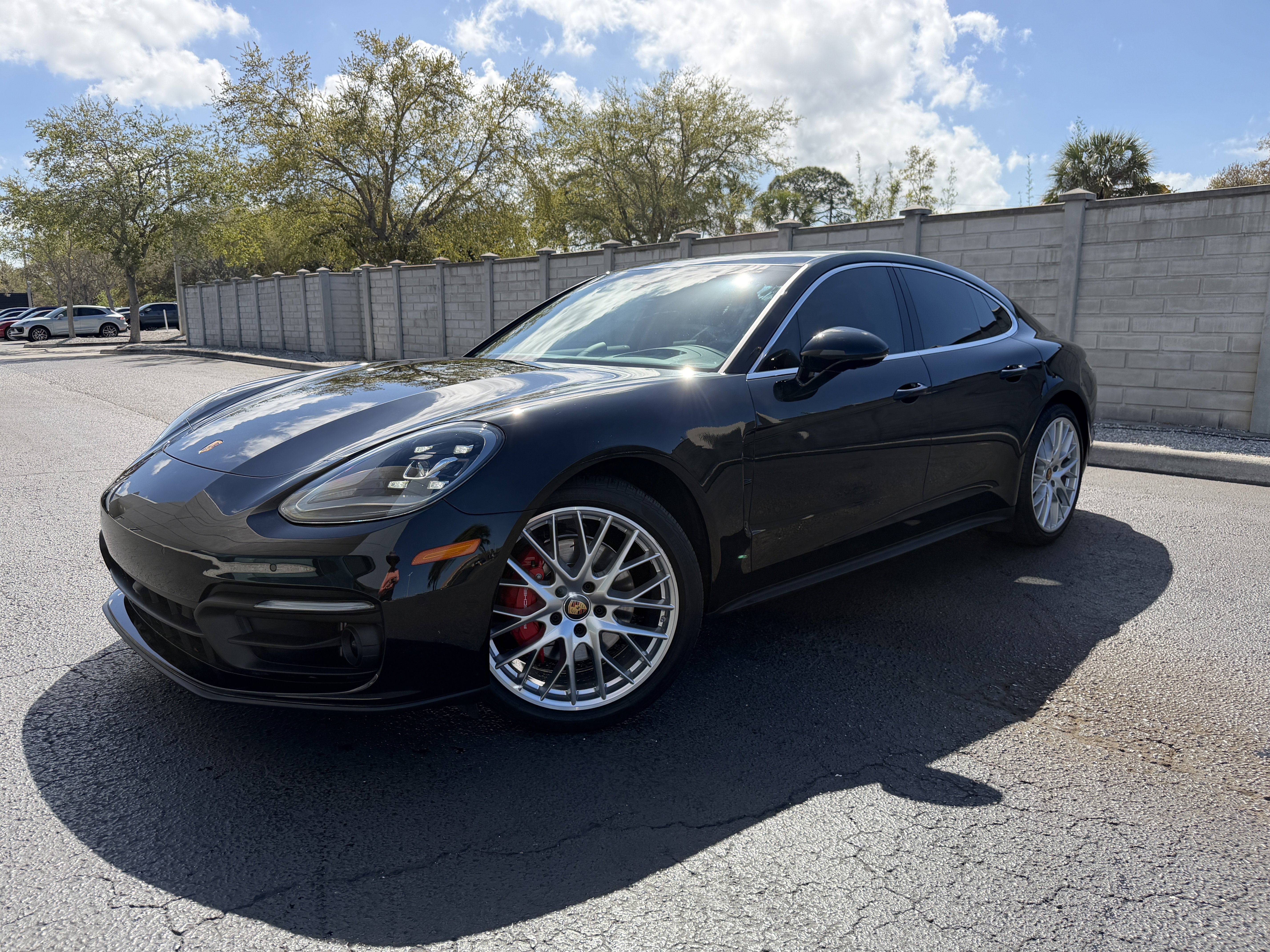 Certified 2023 Porsche Panamera 4S image 1