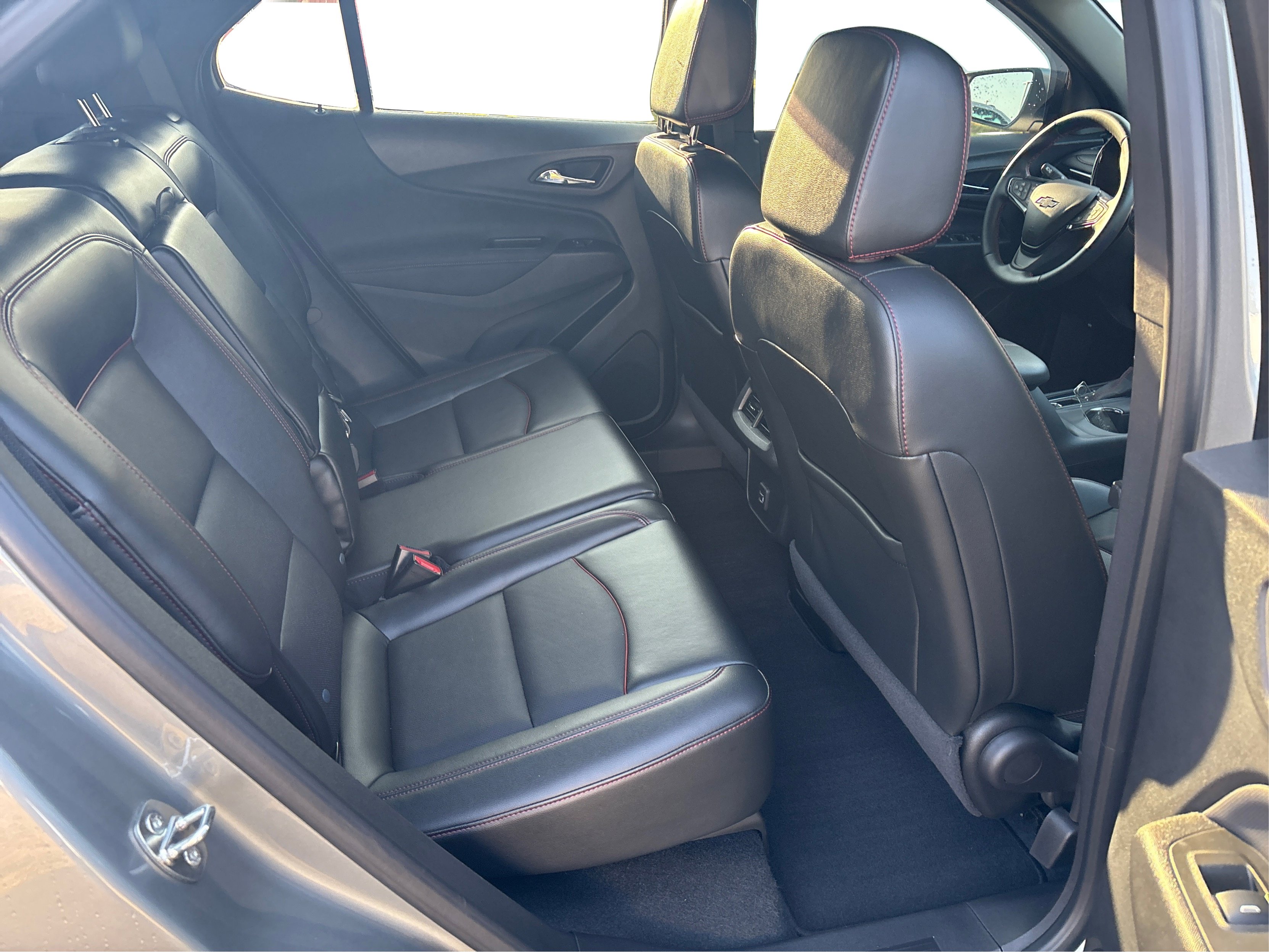 Used 2023 Chevrolet Equinox RS w/ RS Leather Package image 21