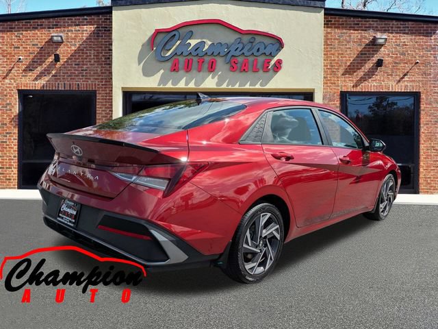 Used 2025 Hyundai Elantra Sport FWD image 4