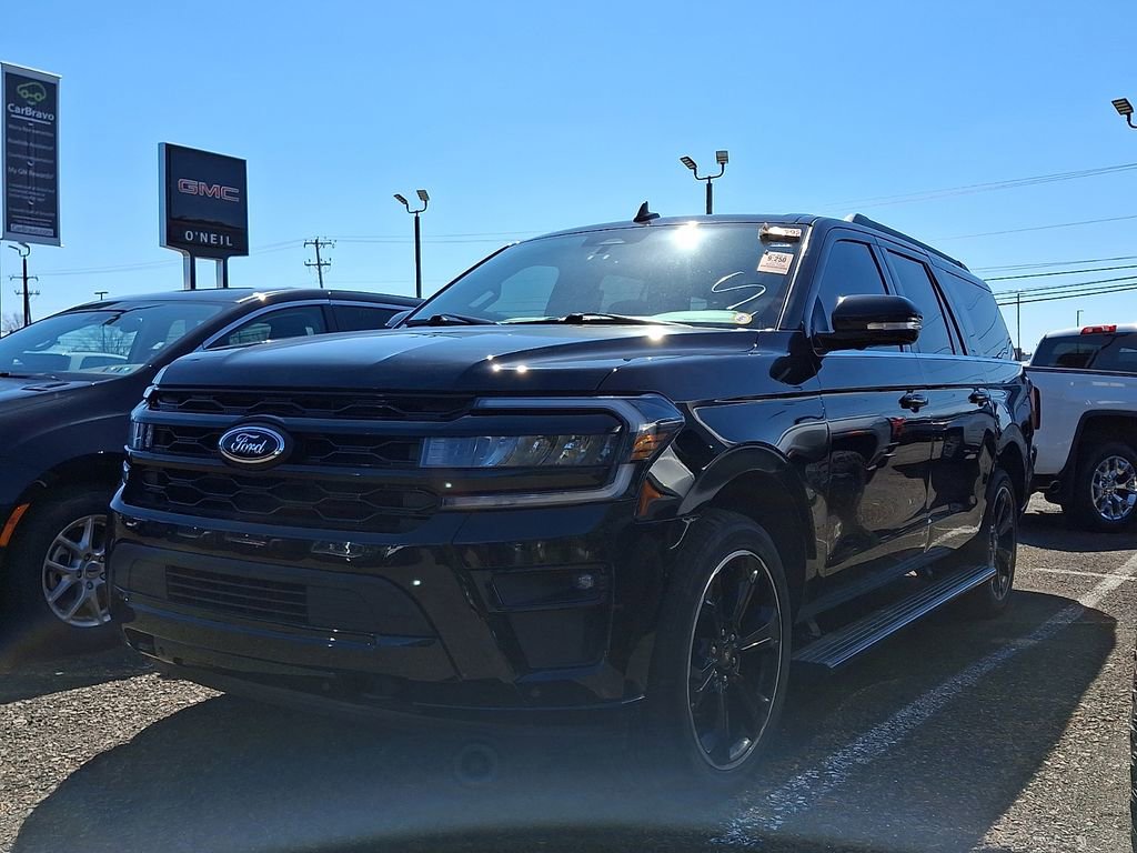 Used 2022 Ford Expedition Max Limited image 2