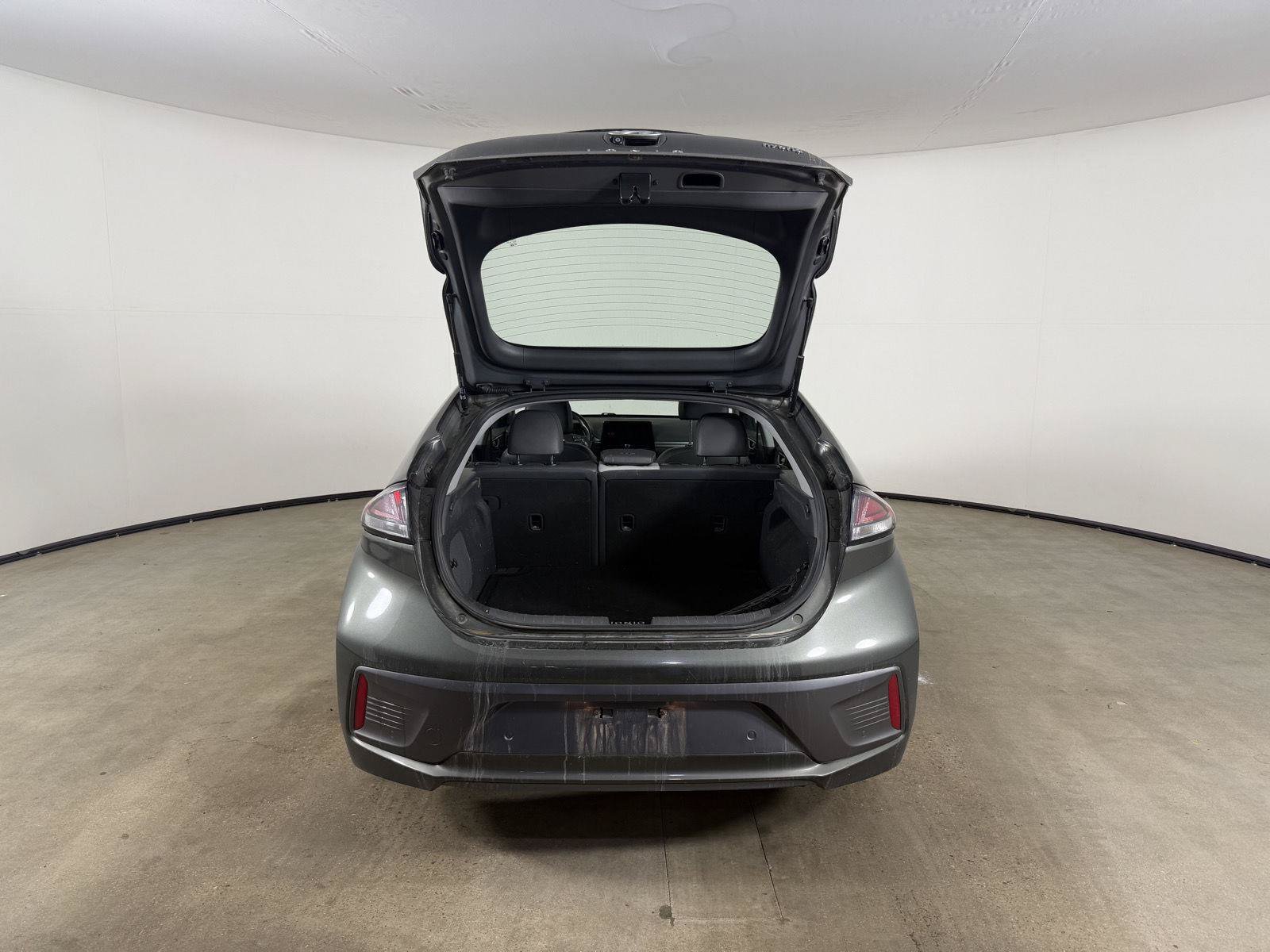 Used 2021 Hyundai Ioniq Limited FWD image 9