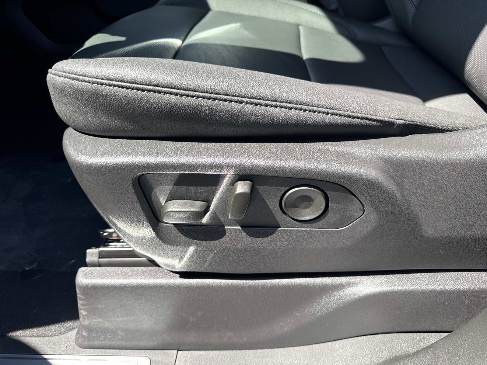 New 2026 GMC Sierra 2500 SLT w/ SLT Premium Package image 21