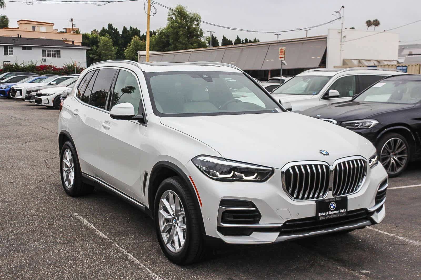 Certified 2023 BMW X5 sDrive40i w/ Luxury Seating Package RWD image 3