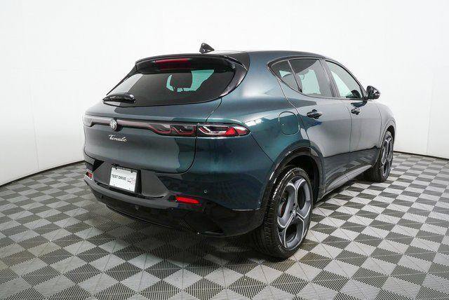 New 2026 Alfa Romeo Tonale w/ Black Premium Package AWD/4WD image 8