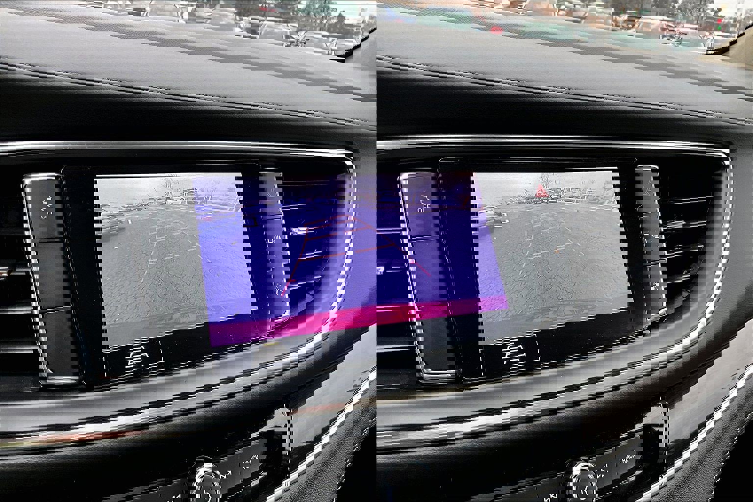 Used 2020 Buick Enclave Premium w/ Sun and Sites Package image 30