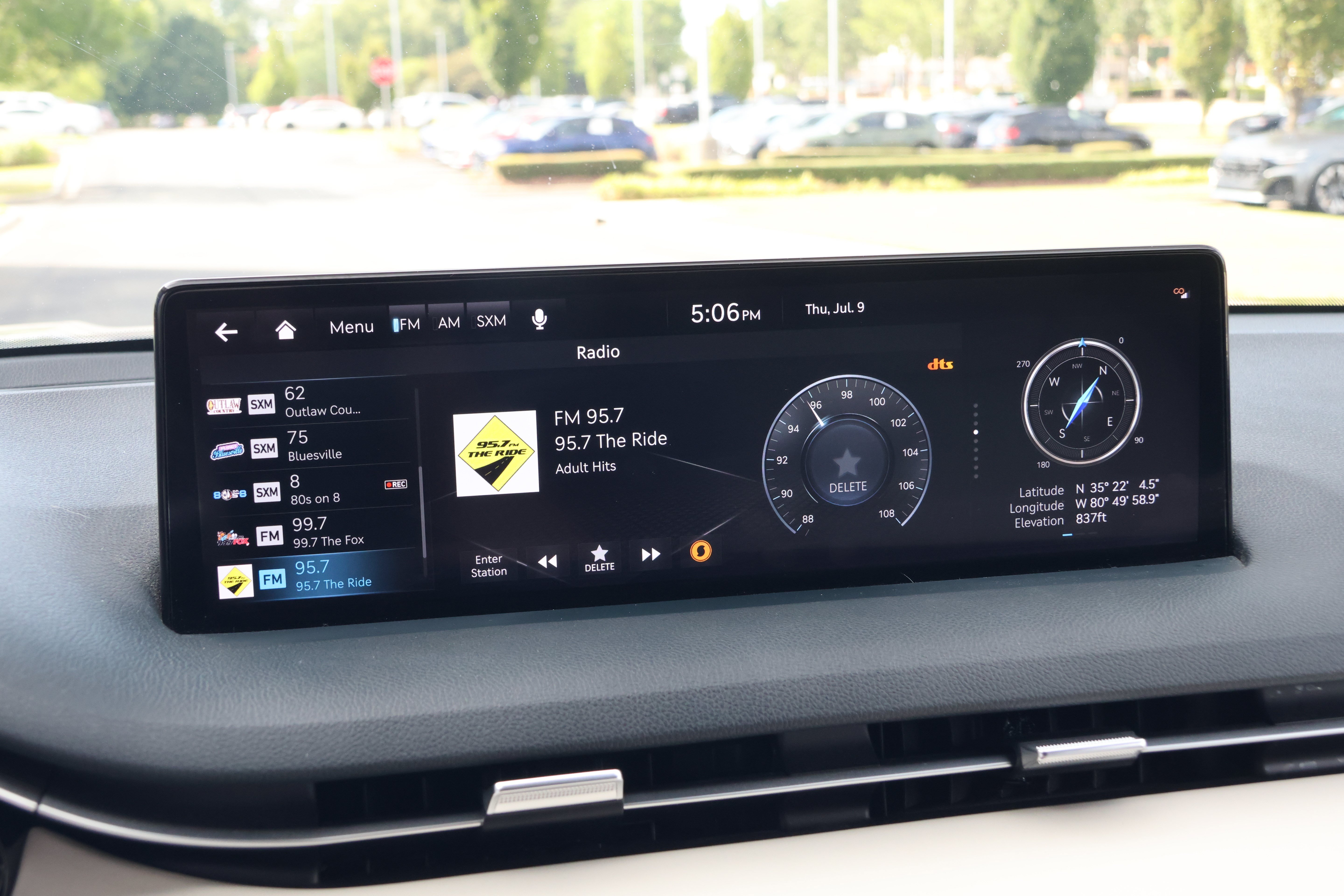 Used 2023 Genesis Electrified GV70 AWD/4WD image 25