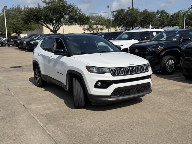 Used 2024 Jeep Compass Limited AWD/4WD image 3