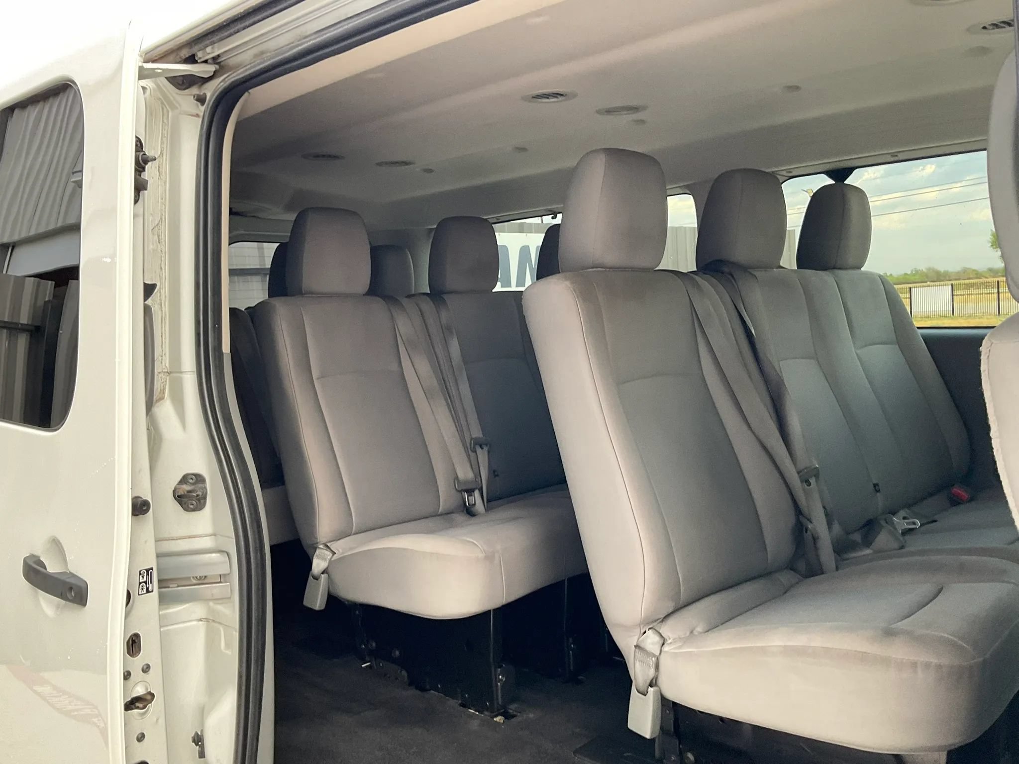 Used 2018 Nissan NV 3500 S RWD image 16
